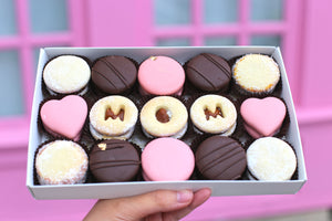 Mom Alfajor Gift Box, 15 pc
